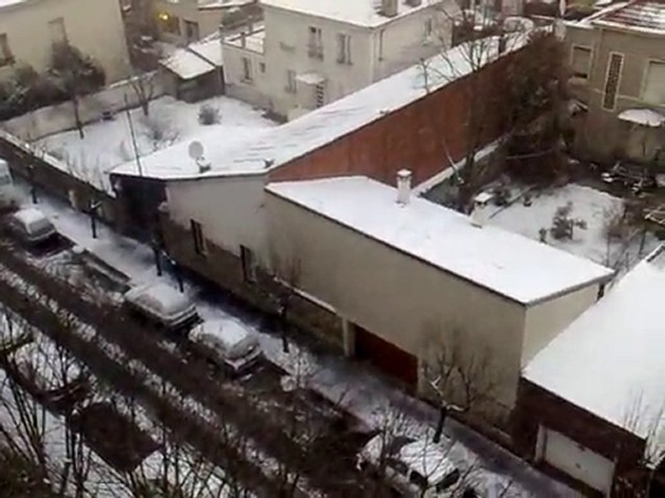 snow in paris