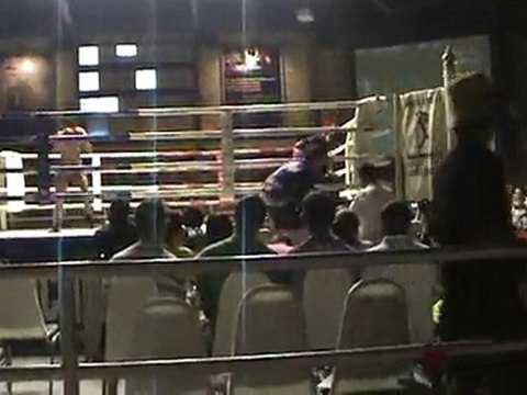 muay thai 1er combat 2ème round k.o