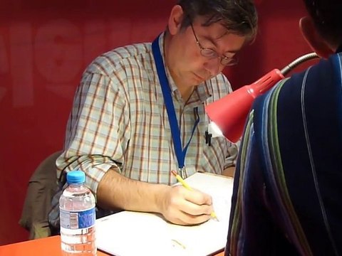 Quai des bulles 2010 - Dédicaces sur le stand Glénat