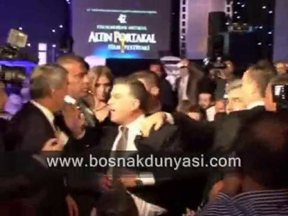 KUSTURICA DEFOLUP GİTTİ