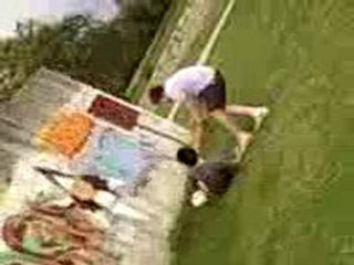 Kevin baisse le froc a kevin