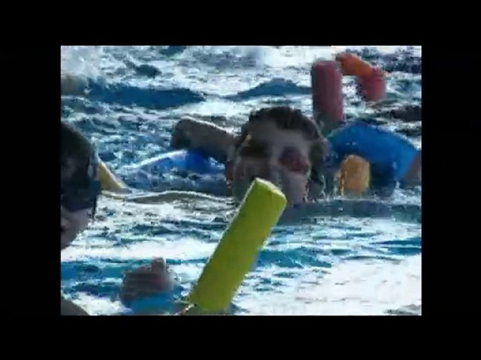 Lulu et ses frères à la piscine