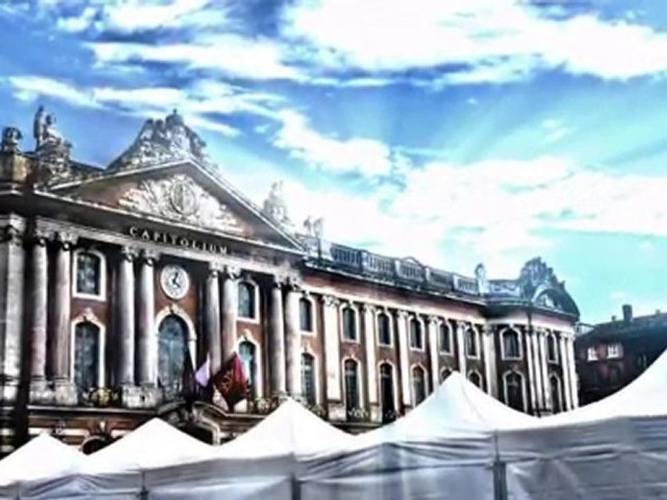 SupermAn sur le Capitole à Toulouse