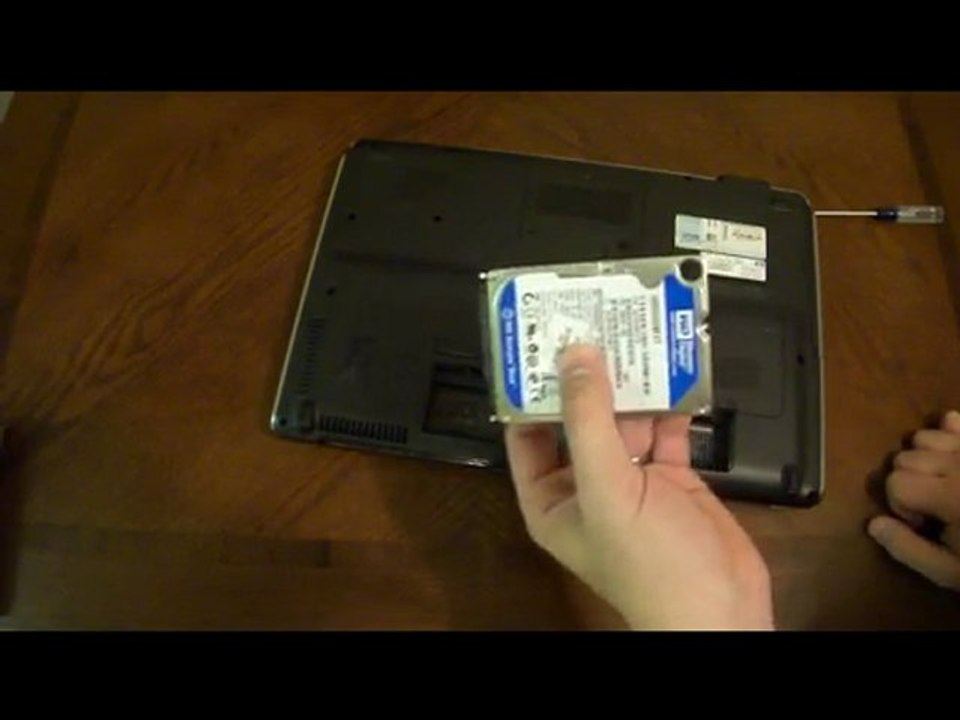 How to Install an SSD in your laptop - Intel X25