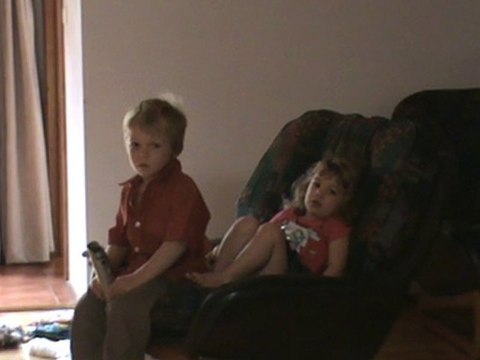 histoire du lit et armoire