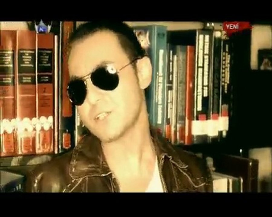 Serdar Ortaç - Mikrop Orjinal Video Klip (mSp.Astronot)