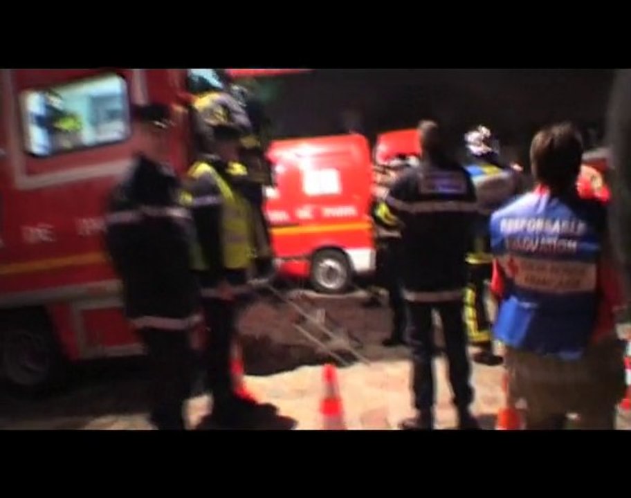 Secouristes à paris 2007 - Croix Rouge  - Laurent Four