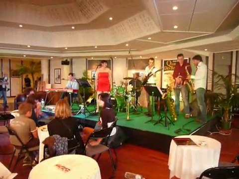 Quai des Bulles 2010 - Funk'Eleven en live au Bistro