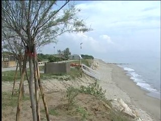 Costa jonica: sempre più erosa (da Trm) 12-10-2010