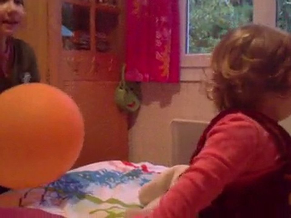 Octobre 2010 - Marie et Mathilde jouent