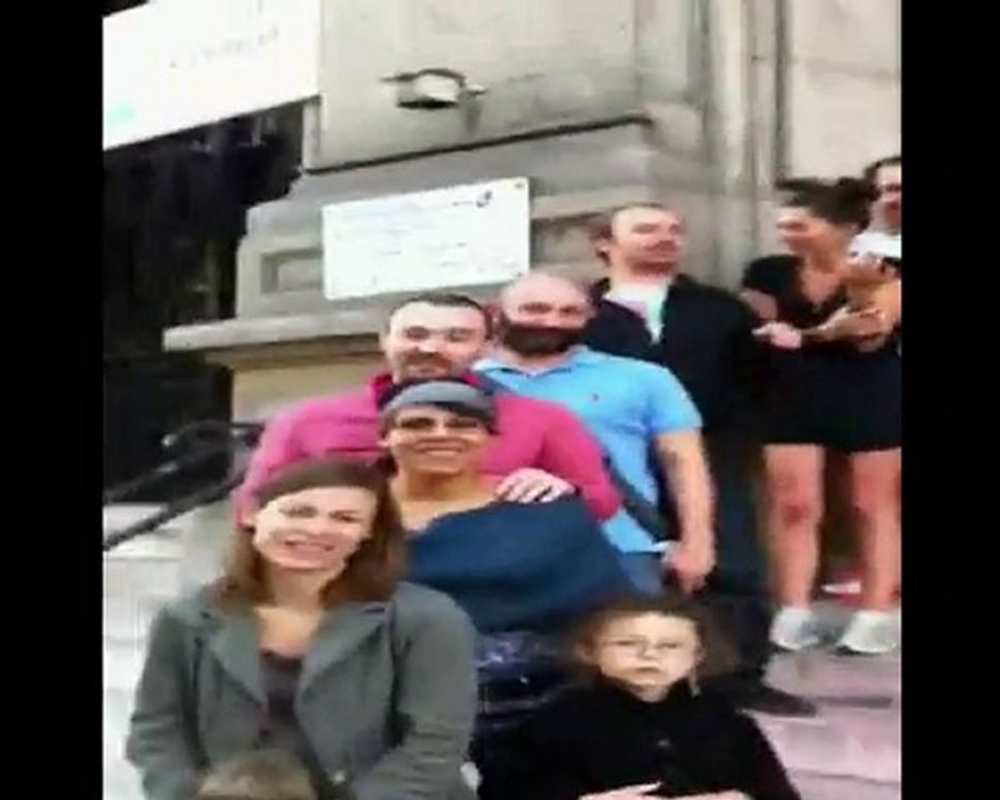 ....10h10min10s le 10/10/10 devant la mairie du 10eme