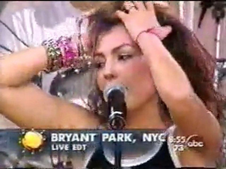 Thalia - Tu Y Yo @GMA 2003
