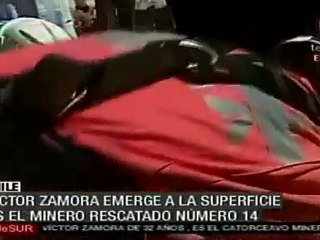Víctor Zamora, el poeta, llega a la superficie en el turno
