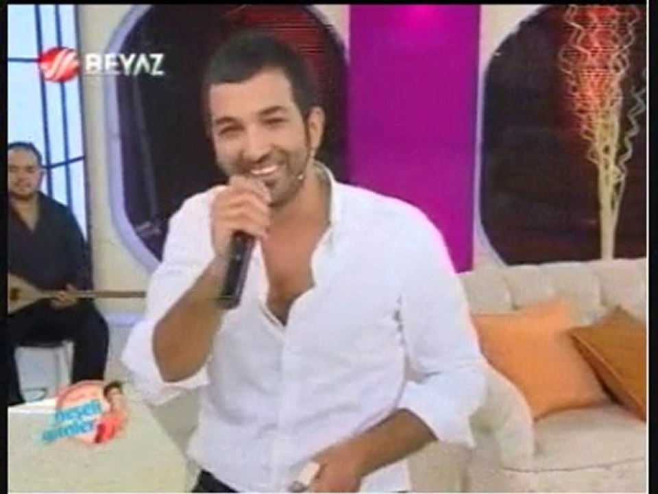 KARAHAN_iki kadın bir adam ASK cekilir aradan ...