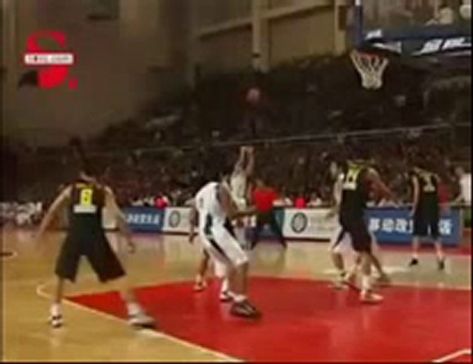 Exclusive bagarre Chine vs Brésil (une grosse bagarre)