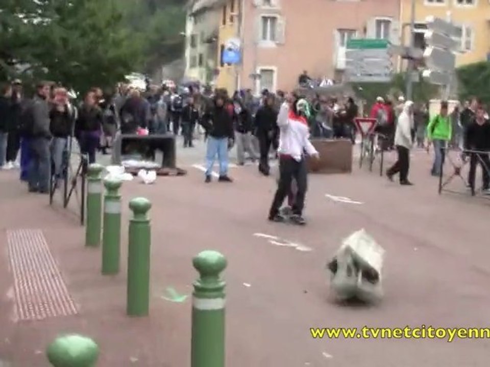 Violents échauffourés entre les lycéens et CRS à Chambéry
