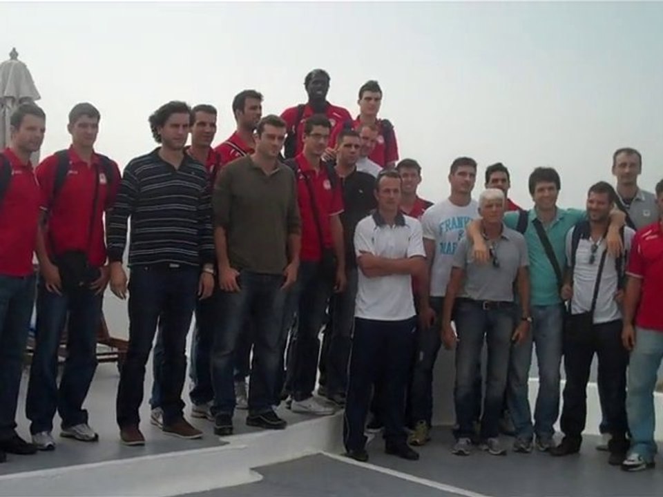 I afiksi ton dyo omadon sto ksenodoxeio