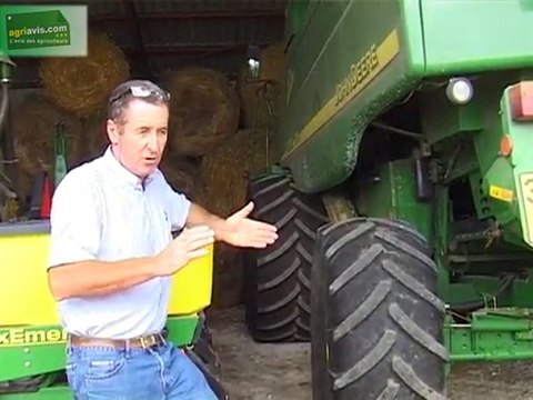 Nicolas Truffaux et la moissonneuse John Deere 9780i CTS