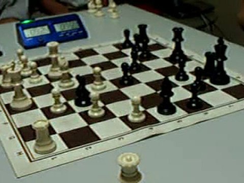 ECHECS : STEPH 0 VS 1 ZITOUN (CLASSE A 2010)
