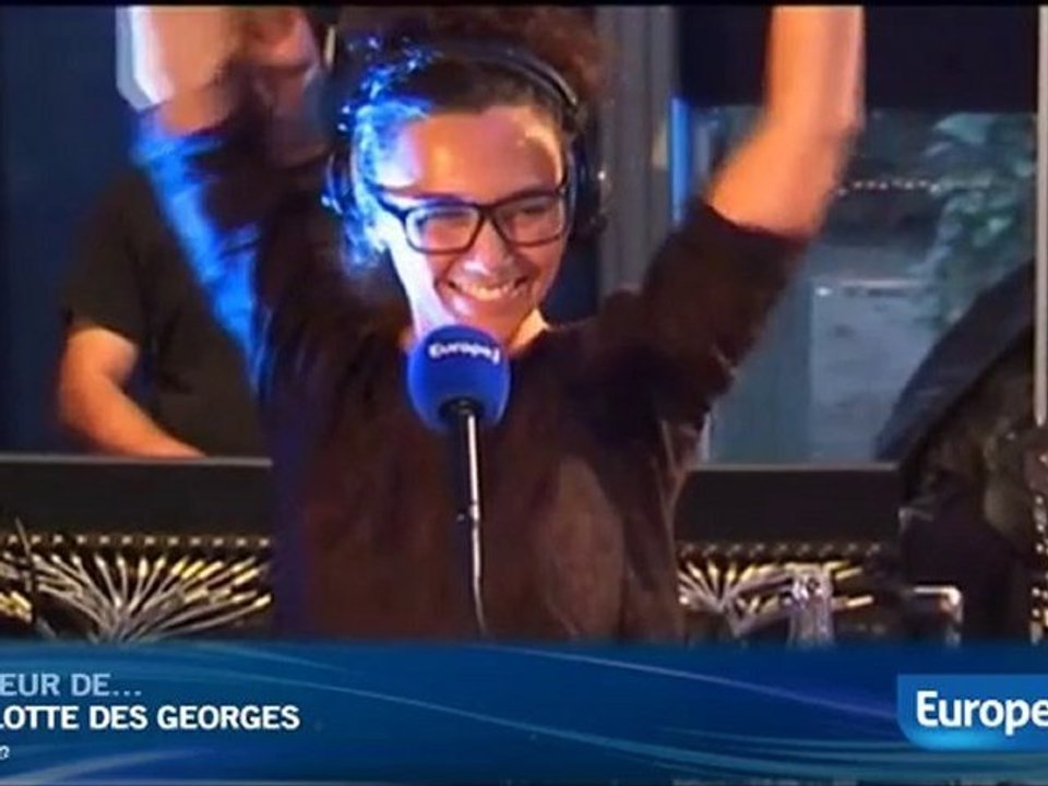 La femme de 2010 aime les bagnoles de kéké