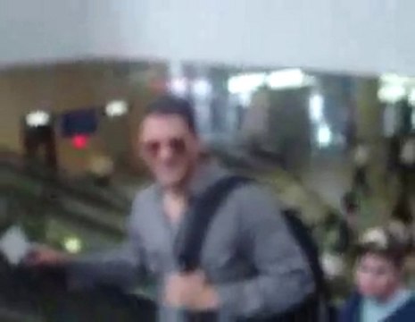 Wentworth Miller at Shanghai Airport (Oct 2010) #2