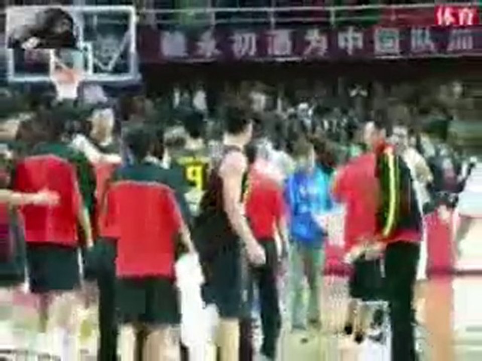 Basket: Cina Brasile finisce a pugni