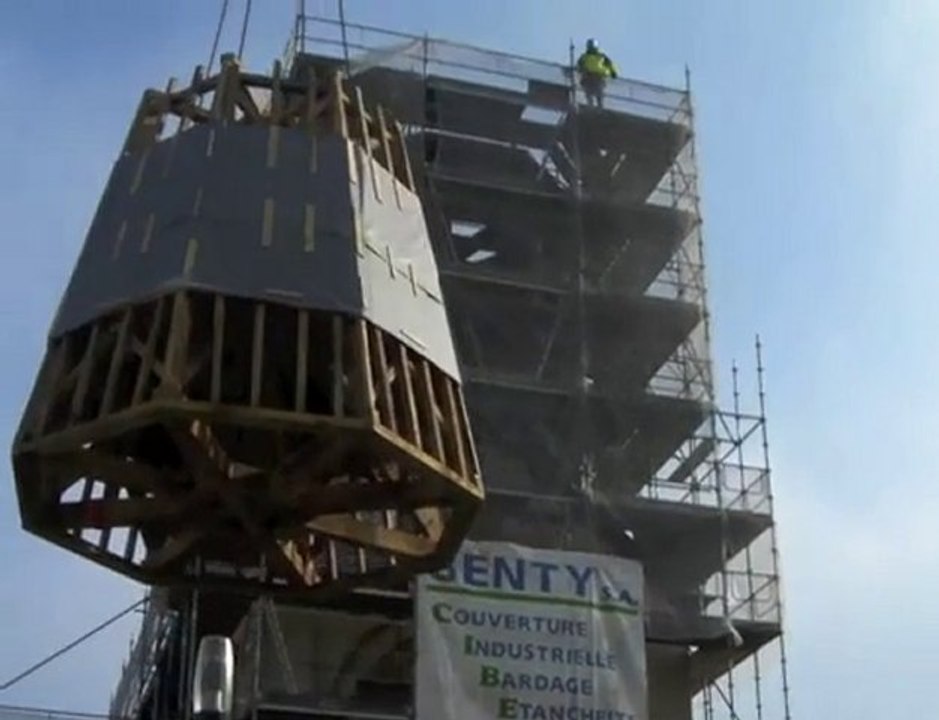 Maubeuge : une nouvelle flèche à l'église de Sous-le-Bois