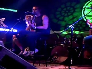 POP ROCK ESPAÑOL ACUSTICO - POLIESTER - L´Oréal - Concierto