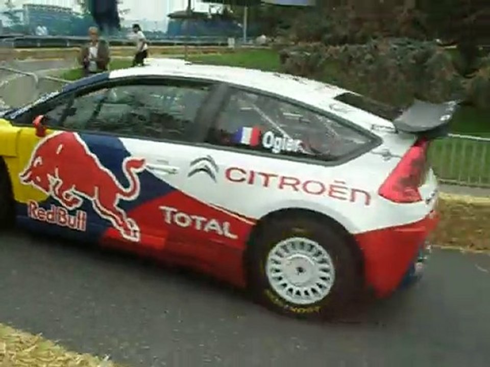 Sébastien ogier show red bull caise à savon