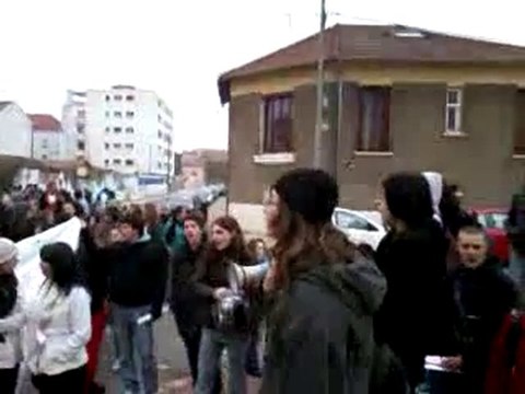 Mouvement Lycéen du 15 Octobre 2010 à Roanne /Manifestation