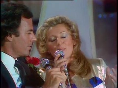 Julio Iglesias et Sheila Vaya con Dios mi vida