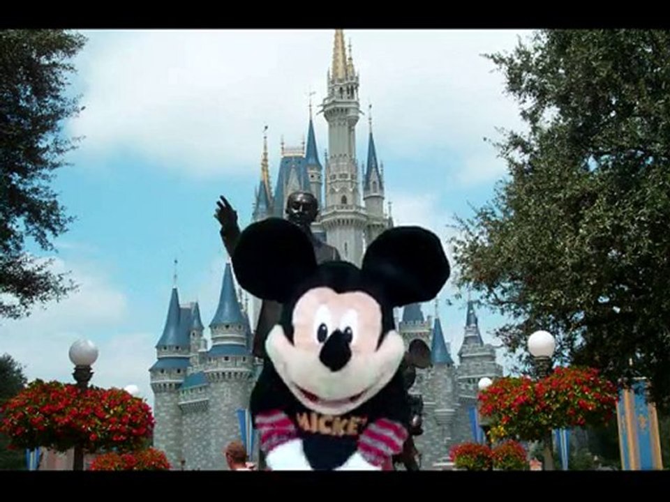 Dance Star Mickey In Disneyland
