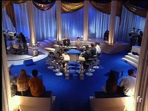 Benoît Delépine et Jules-Edouard Moustic à propos de leur guide Groland