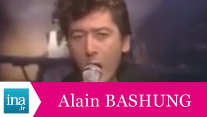 Alain Bashung "Bombez !" (live officiel) - Archive INA