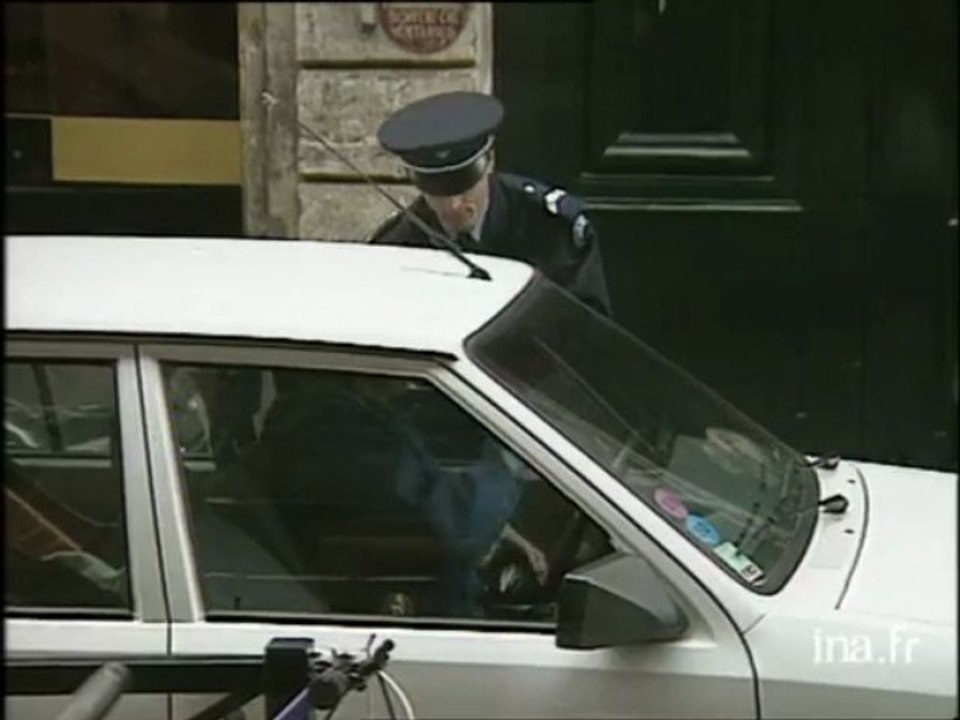 Ze Baffie show - le flic - Archive vidéo Ina (Laurent Baffie)