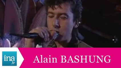 Alain Bashung "Etrange été" (live officiel) - Archive INA