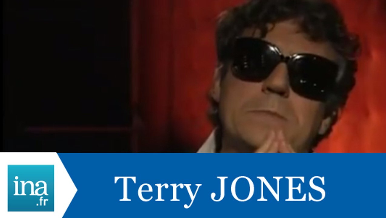 Terry Jones répond à Terry Jones (Part 2) - Archive INA