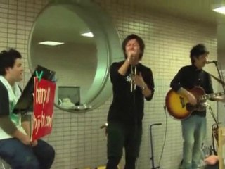 にじ色　音子　コラボ路上ライブ　拓也さんと共演　８　’１０／１０／９