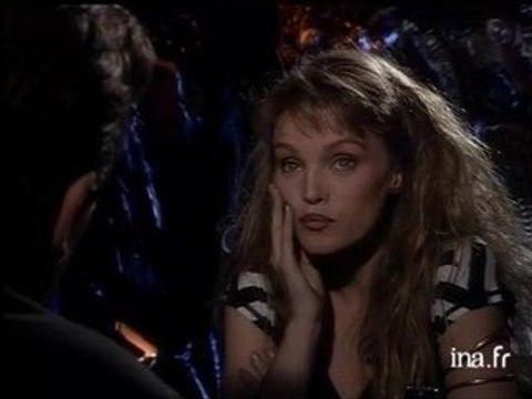 Interview oui/non Arielle Dombasle (Deuxième partie)