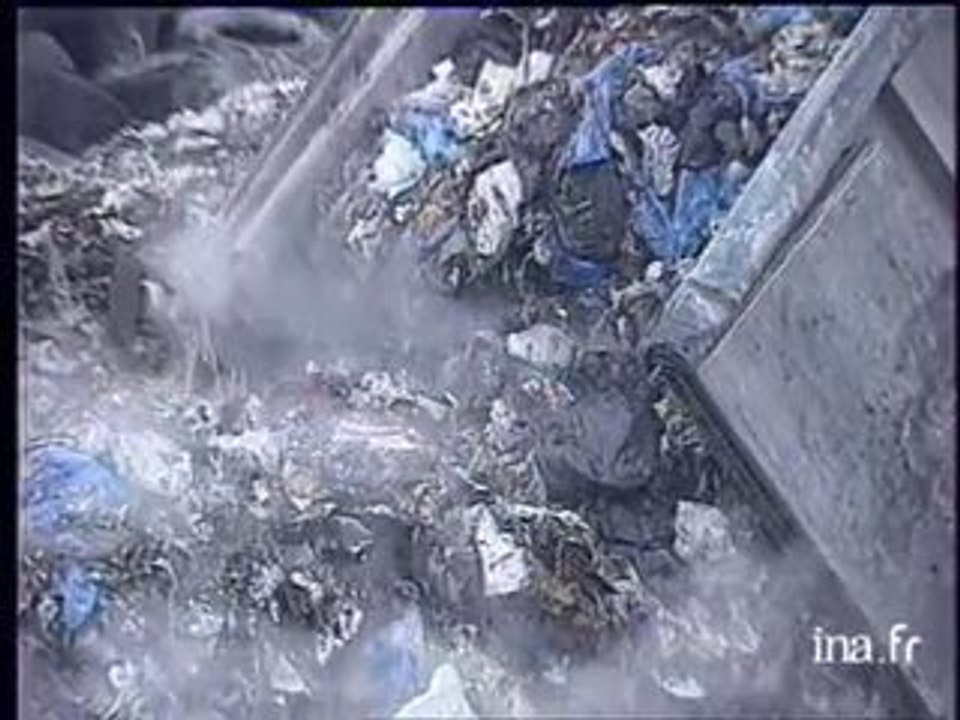 Info ? Intox ? "Des voitures qui roulent aux ordures ?"