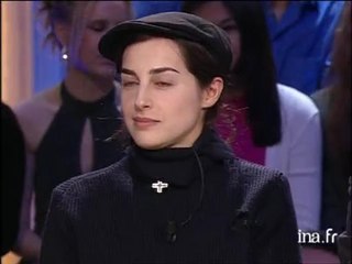 Amira Casar dévoile son nouveau film 'Quand on sera grand' dans l’émission de Thierry Ardisson 🎬