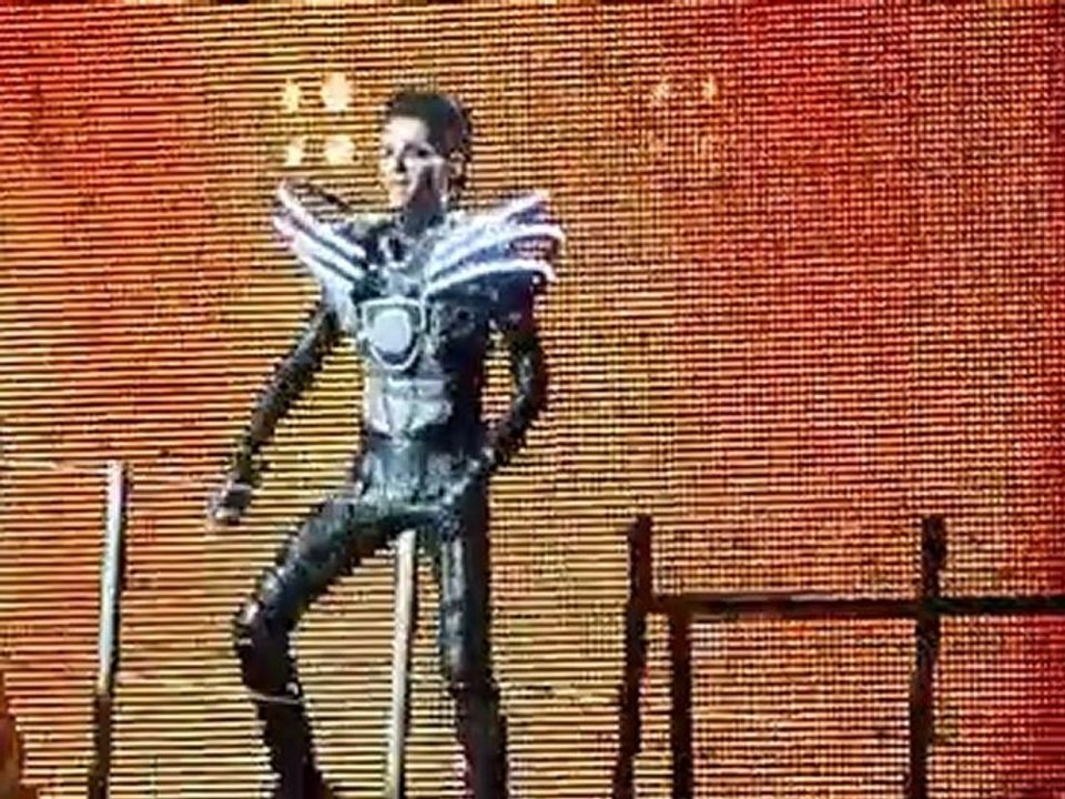 Tokio Hotel 14.04.2010-Paris Sonnensystem
