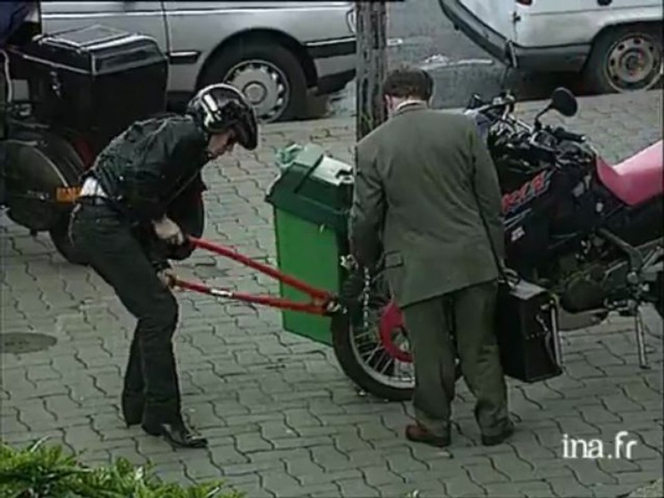 Ze Baffie Show : le voleur de moto - Archive vidéo Ina (Laurent Baffie)