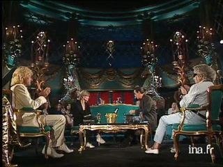 Françoise Hardy parle de son enfance et de ses relations familiales