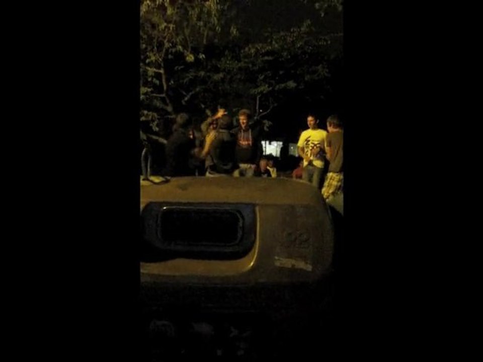 Les leçons de Corliche : N°1 - Saute de la poubelle sans crainte