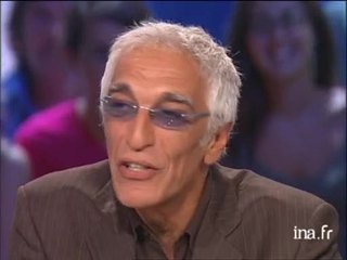 Gérard Darmon parle de l'amour dans son album et dans la vie.
