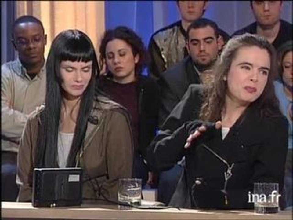 présence de Robert, chanteuse