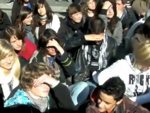 Suicide collectif des lycéens place de Verdun à Tarbes