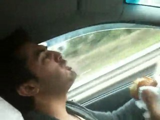 Yolda Yemek yeme Sanatı.