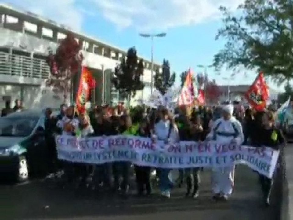 Blocage du Lycée de St Maximin (83) et Manifestation